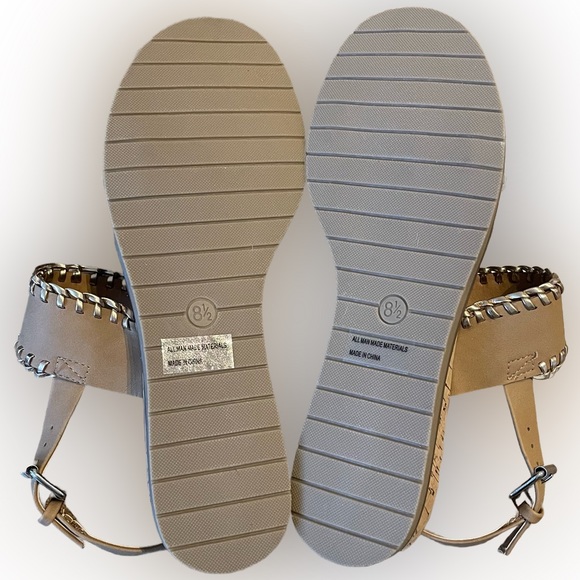 NWT Dolce Vita Tan Flint Sandal with Gold Embellishment (Size 8.5) - Picture 2 of 4